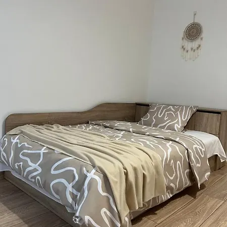 First Line With 1 Free Parking Space, No Balcony, Ground Floor *