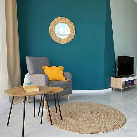 First Line With 1 Free Parking Space, No Balcony, Ground Floor Appartamento Pomorie