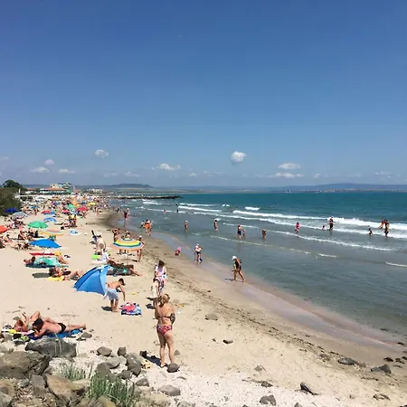 First Line With 1 Free Parking Space, No Balcony, Ground Floor Appartamento Pomorie